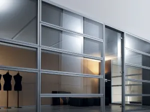 Parete divisoria Habitat 100 in doppio vetro con profili in alluminio di Della Rovere