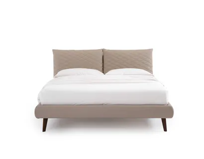 Letto con testiera trapuntata So Regular di Noctis