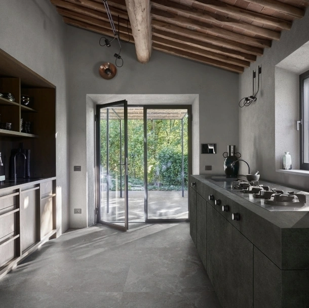 Top Cucina Concrete Look Black Natural di Marazzi