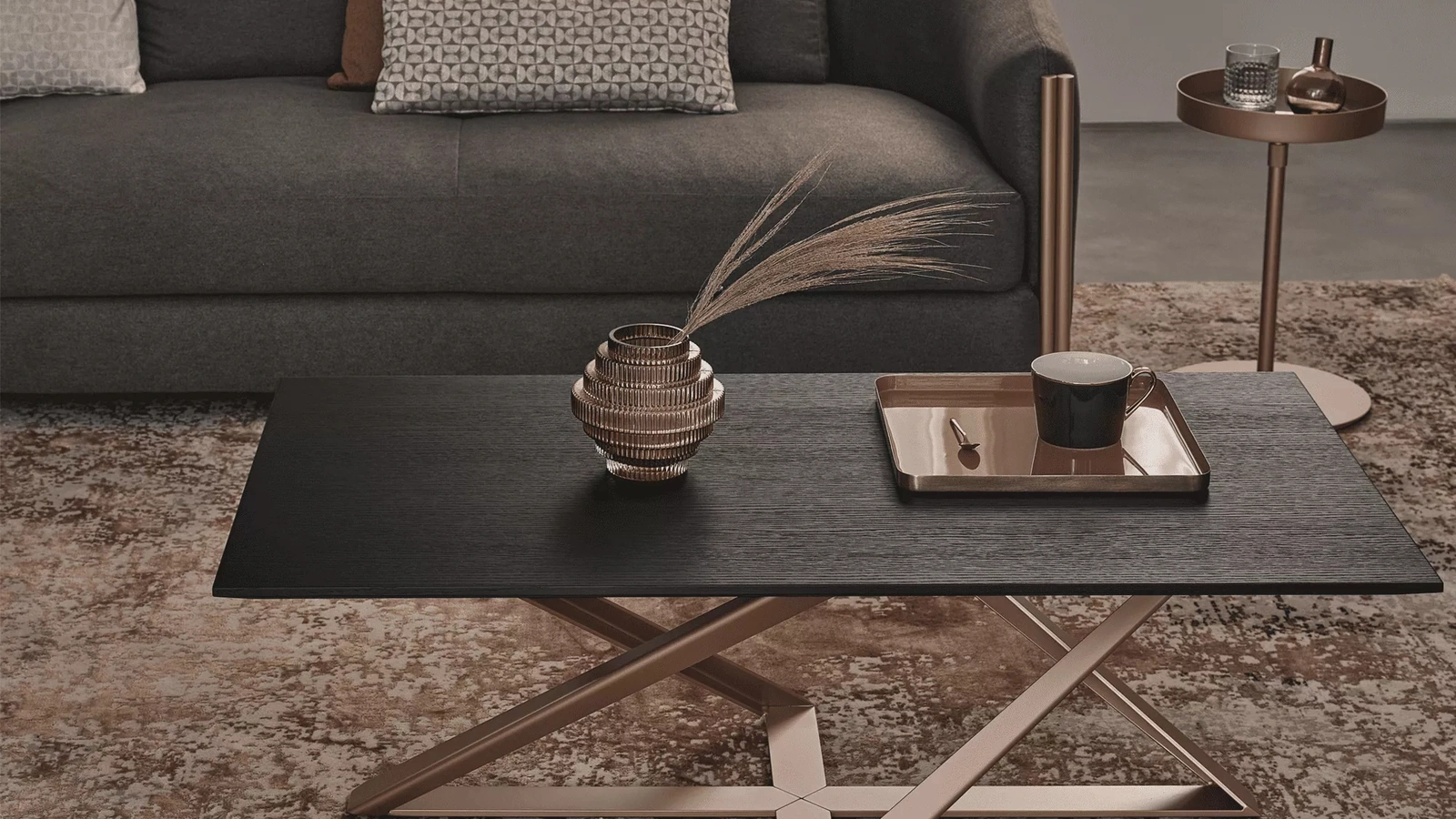 Tavolino Millennium Coffee Table in legno con base in acciaio di Bontempi