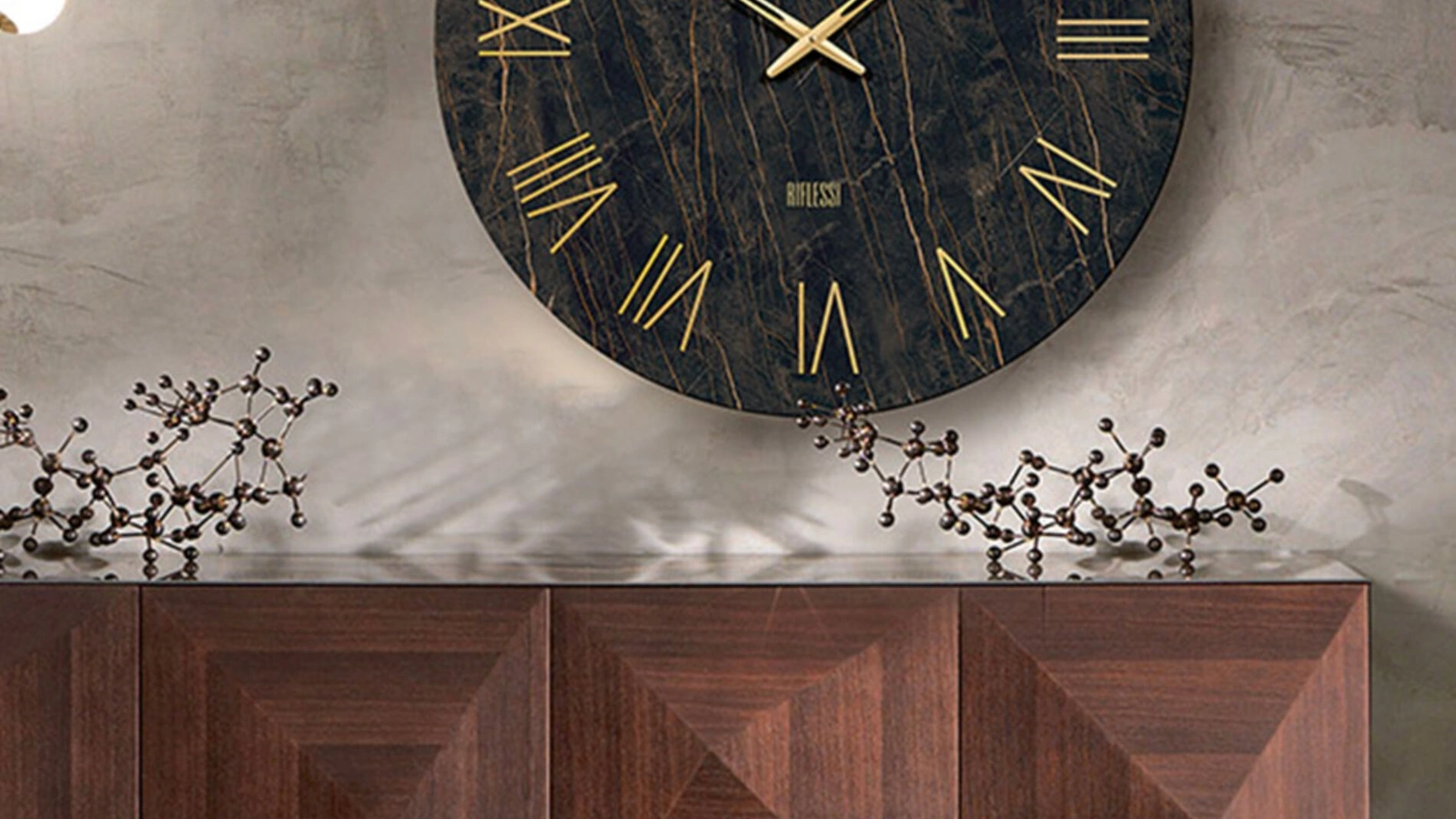 Orologio da muro Portofino in cristallo serigrafato effetto marmo di Riflessi