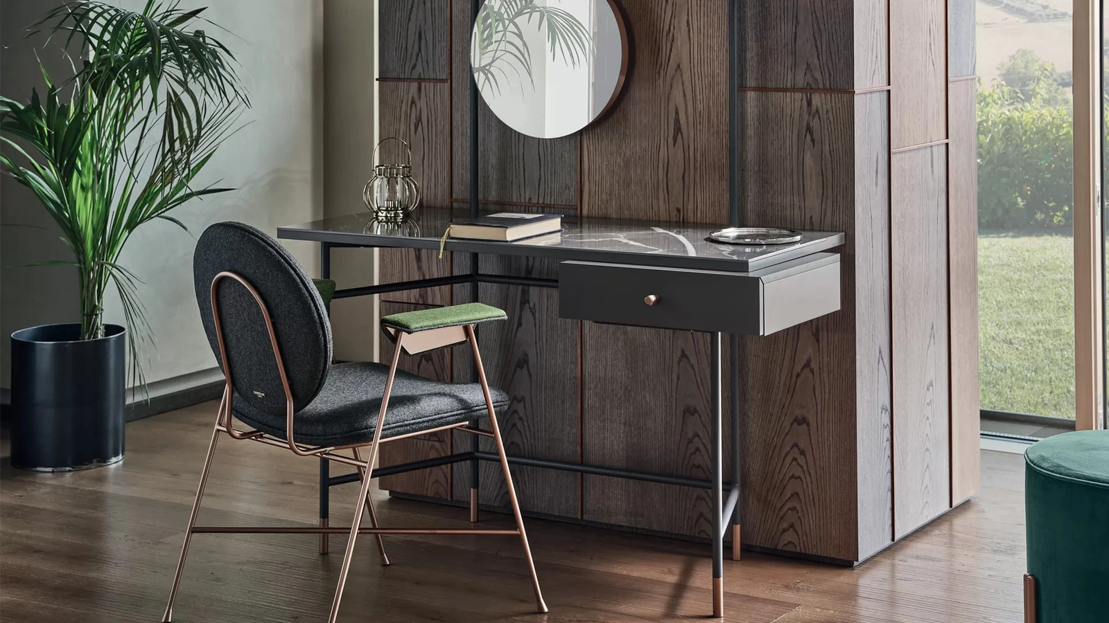 Scrittoio Vanity con top in marmo, cassetto in legno laccato e struttura in acciaio di Bontempi