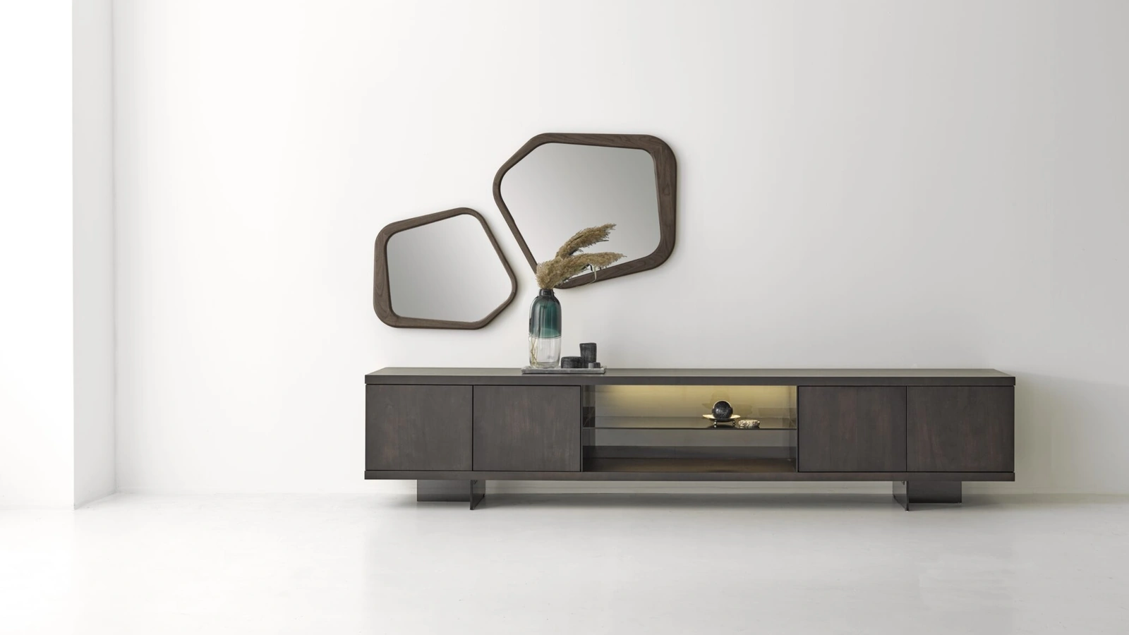 Specchiere York in noce canaletto di Modesign