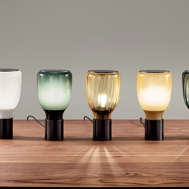 Lampada da tavolo Acquerelli in vetro soffiato colorato di Bonaldo