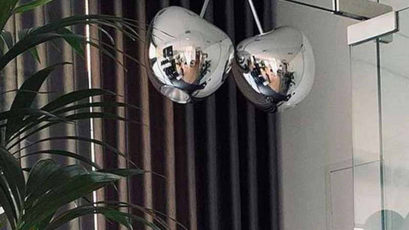 Lampada a sospensione Cherry Metal di Qeeboo