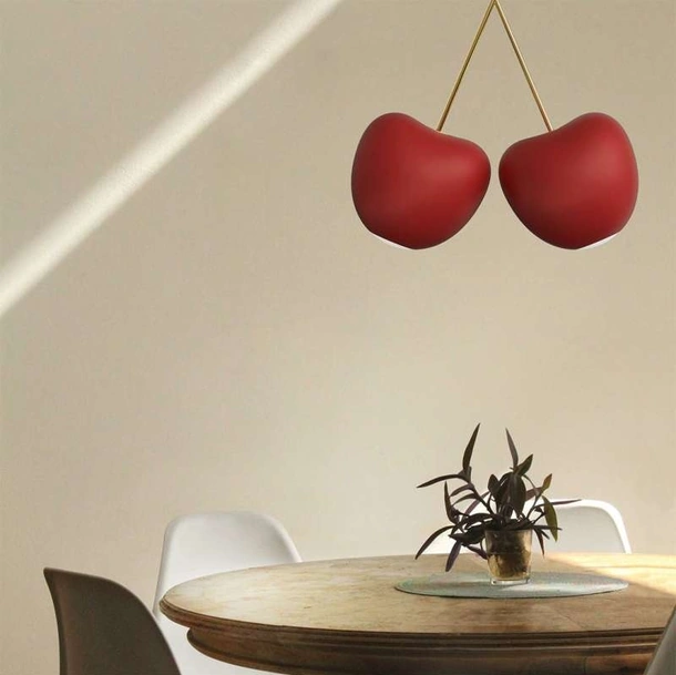 Lampada a sospensione di design Cherry di Qeeboo