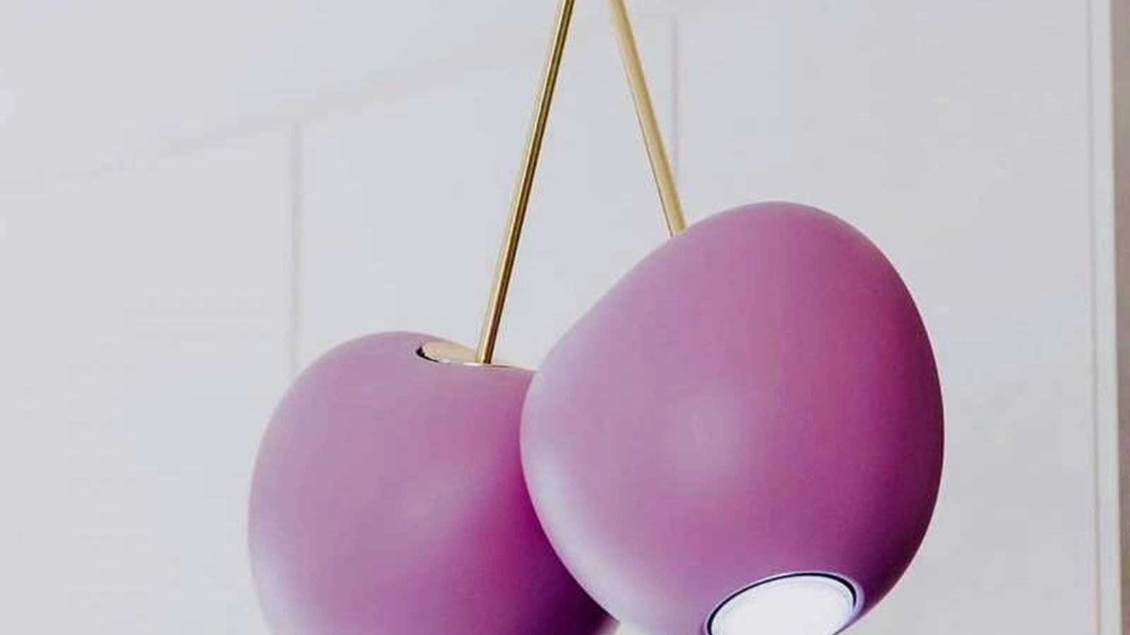 Lampada a sospensione di design Cherry di Qeeboo