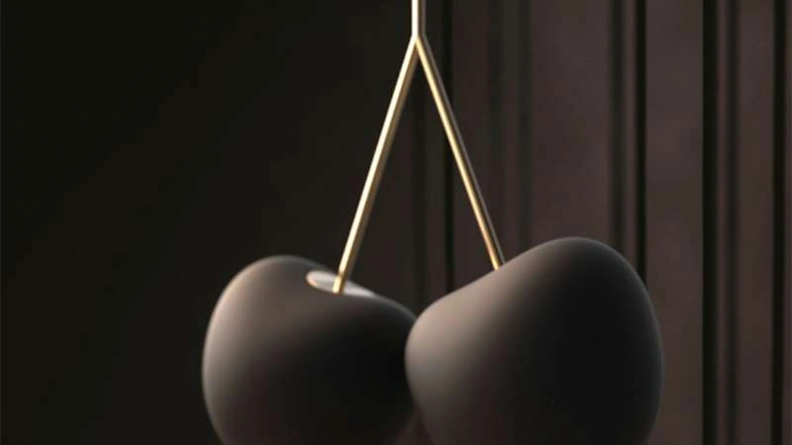 Lampada a sospensione di design Cherry di Qeeboo