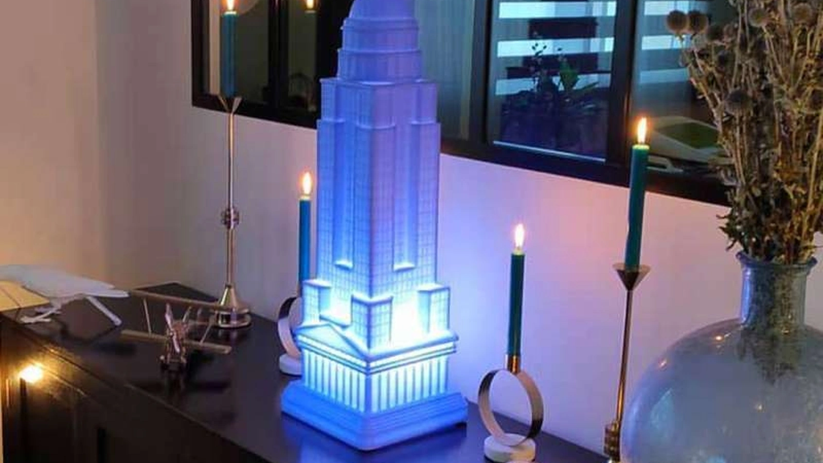 Lampada Empire di Qeeboo