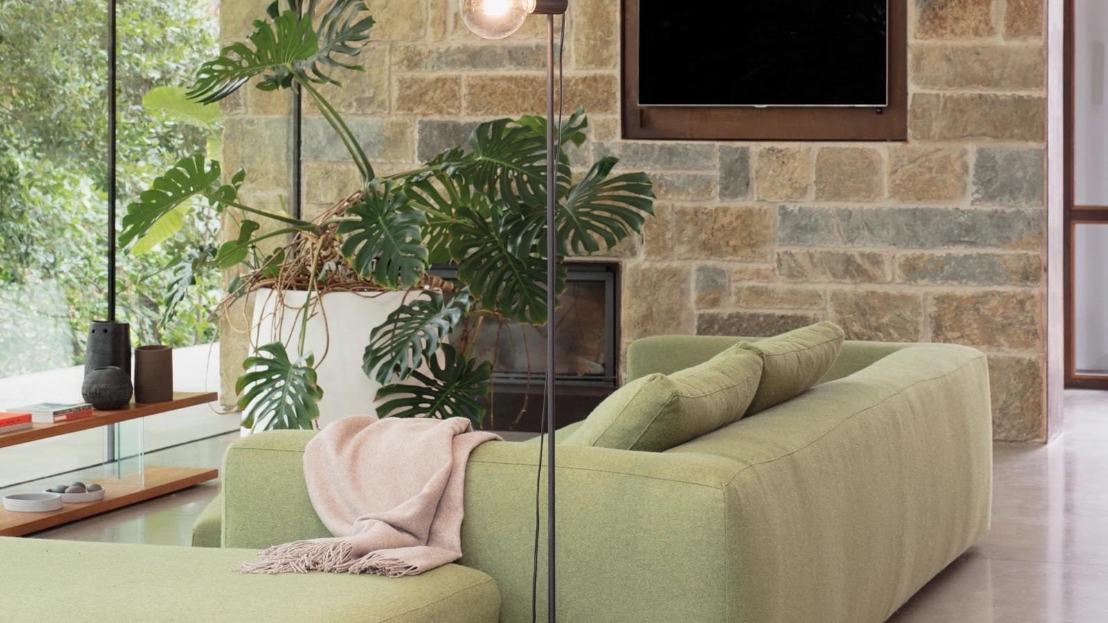 Lampada da terra Eva in metallo con base in marmo di Ideal Lux