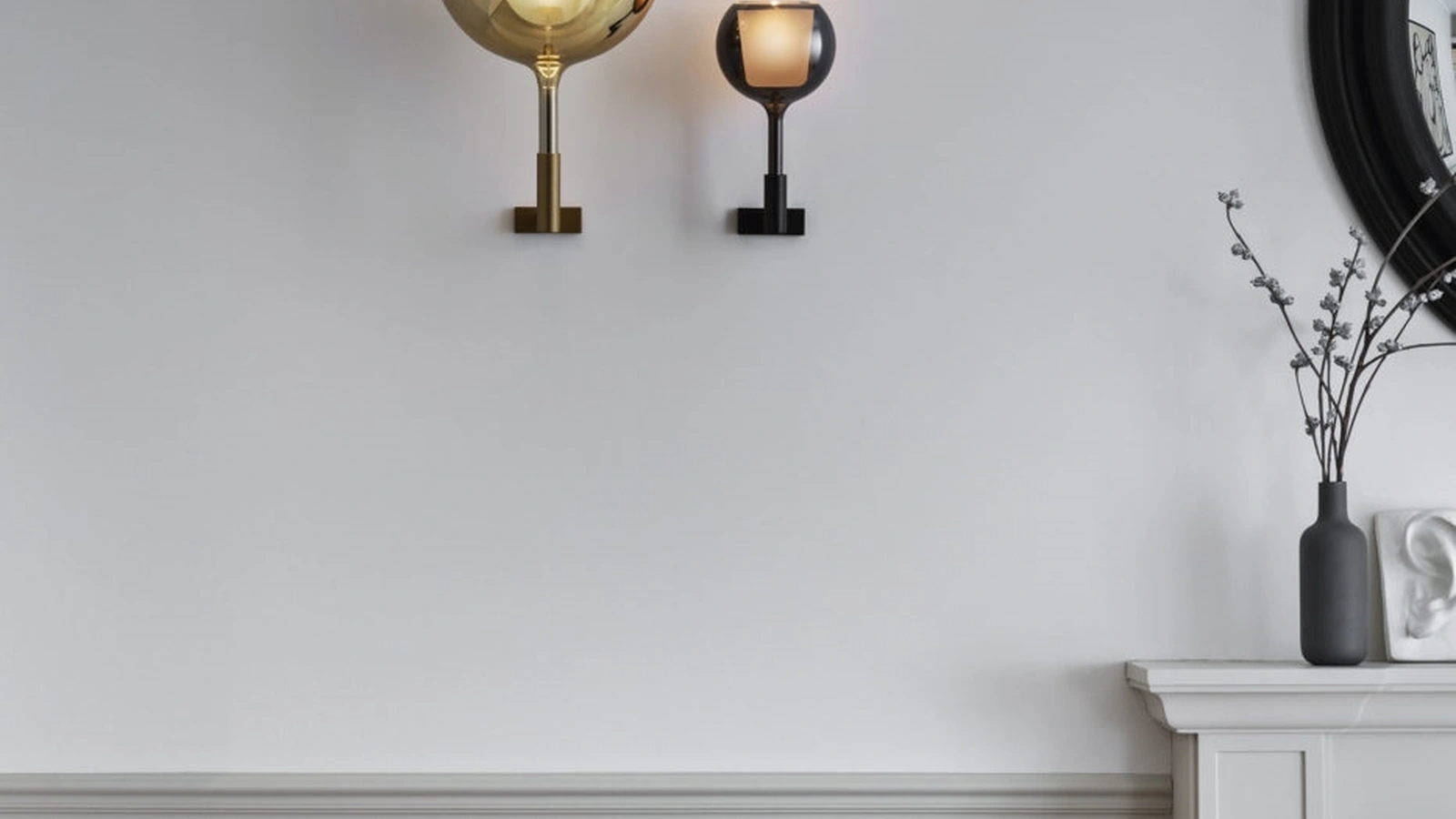 Lampada da parete a sfera in vetro Glo Applique di Pentalight