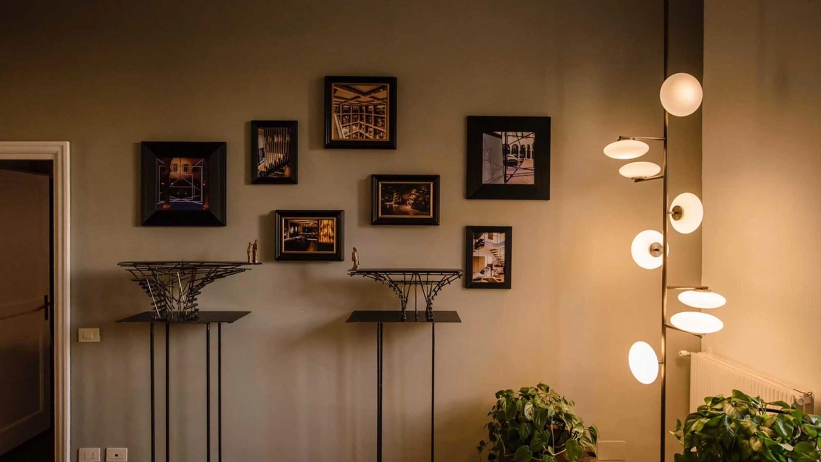 Lampada da terra in metallo con sfere ovali in vetro Mamì 02 di Pentalight