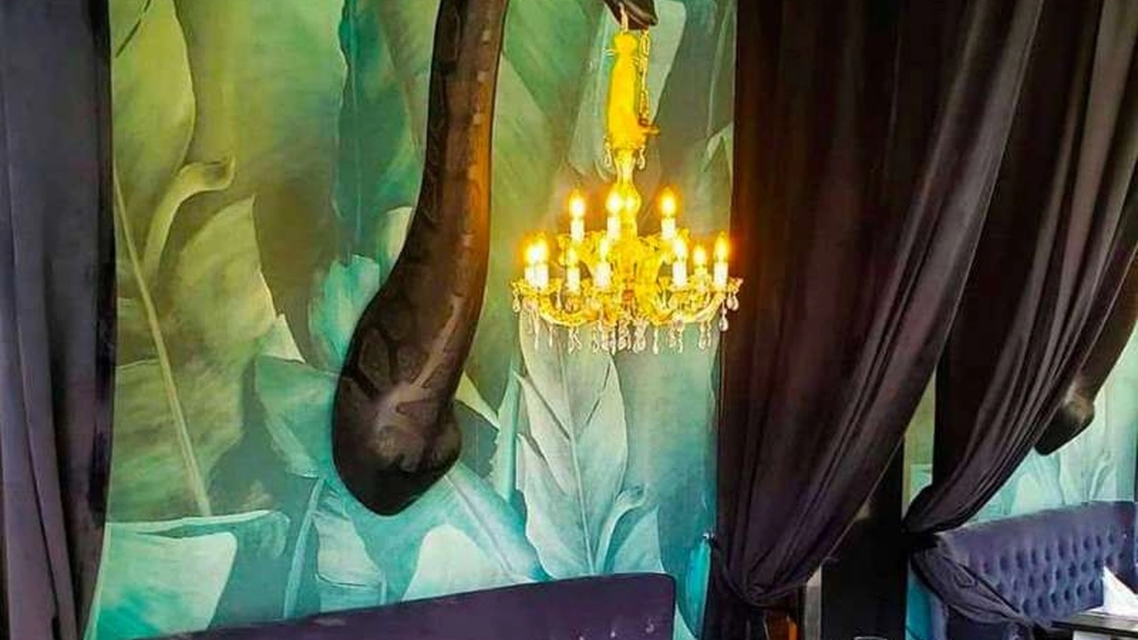 Lampada di design in fibra di vetro Giraffe In Love Wall di Qeeboo