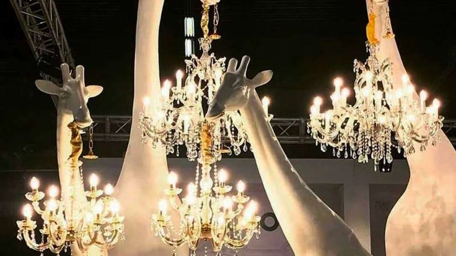 Lampada da terra in fibra di vetro Giraffe In Love di Qeeboo