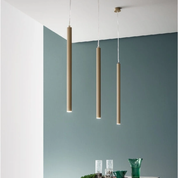 Lampada a sospensione Tube in metallo con led di Ondaluce