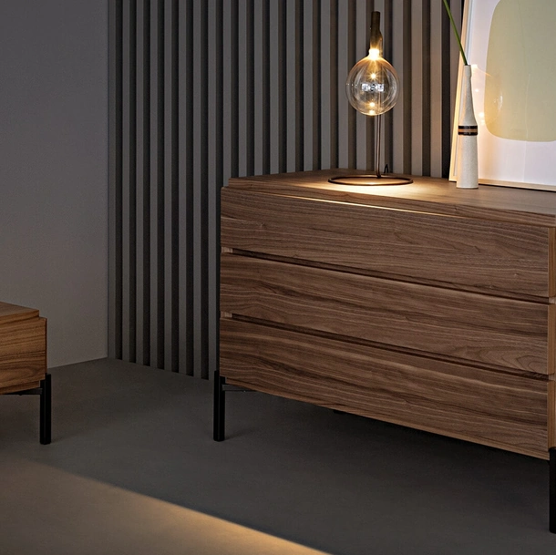Gruppo Notte Groove in legno con base in metallo di Bonaldo