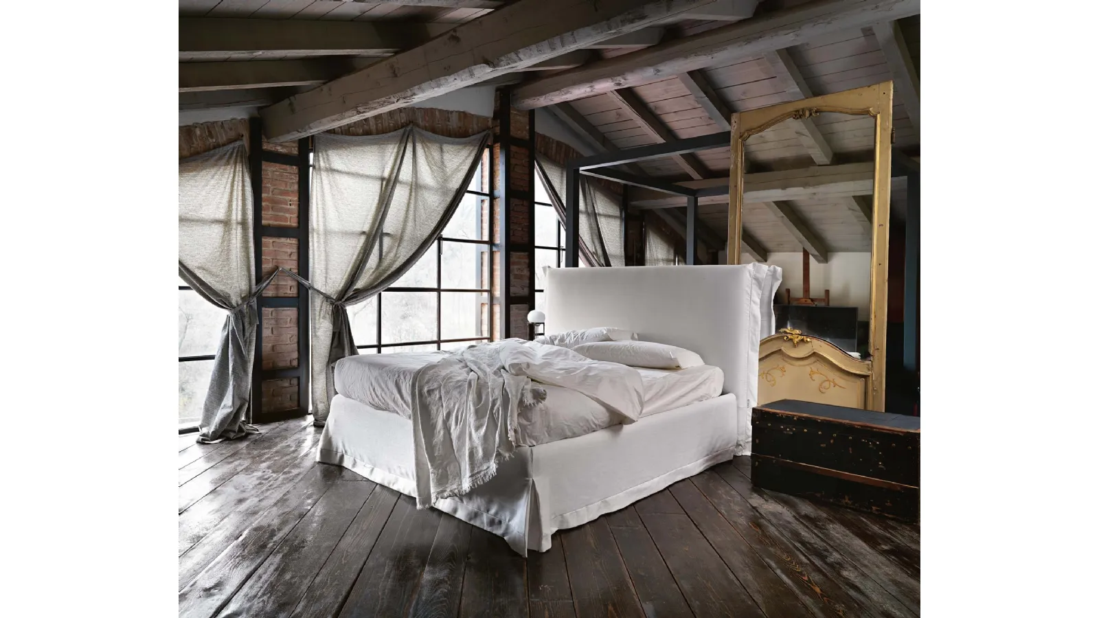 Letto con testiera imbottita Chloè di Noctis