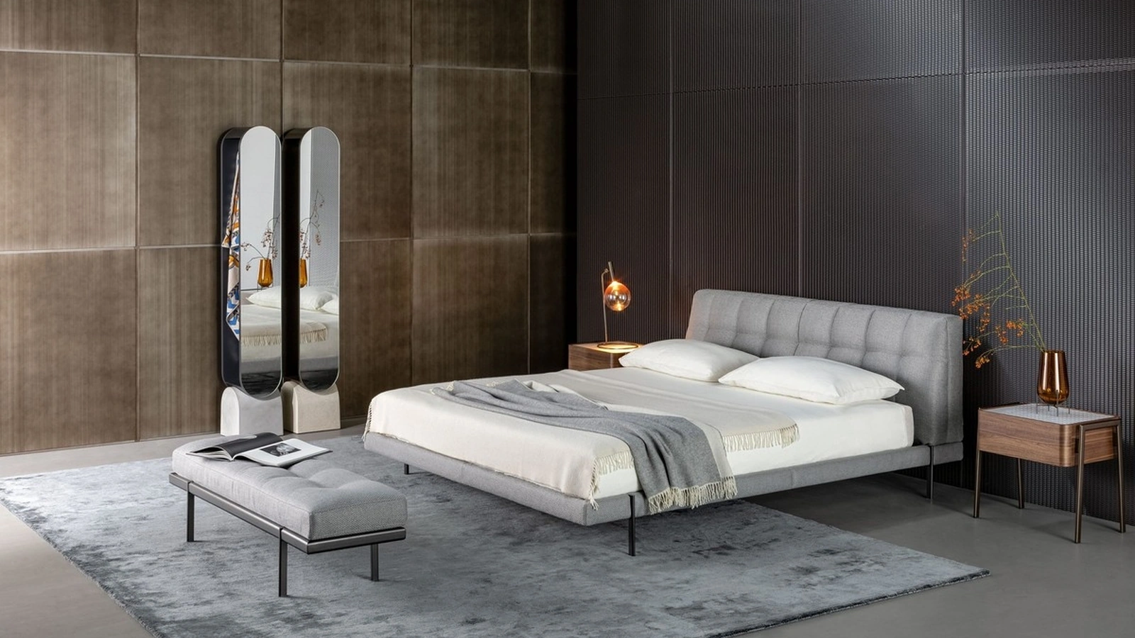 Letto matrimoniale James in tessuto imbottito di Bonaldo
