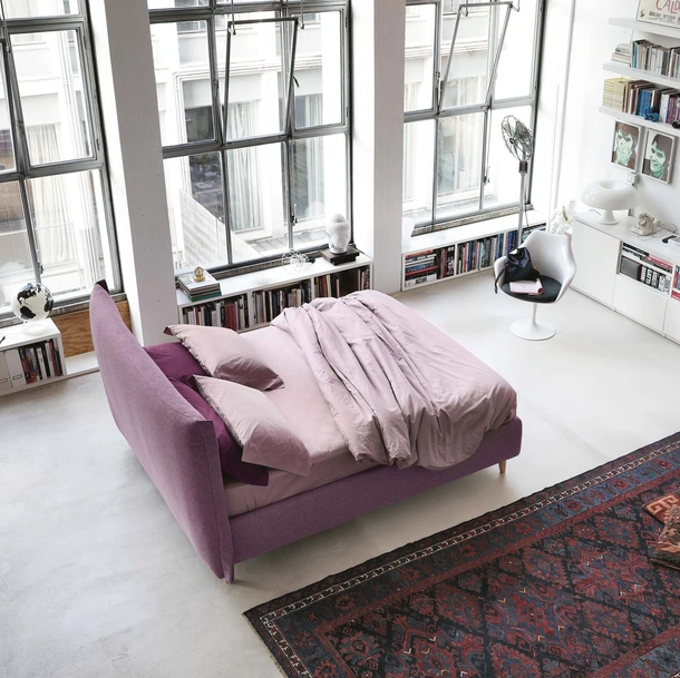 Letto moderno, in tessuto imbottito, con testiera Osaka di Noctis