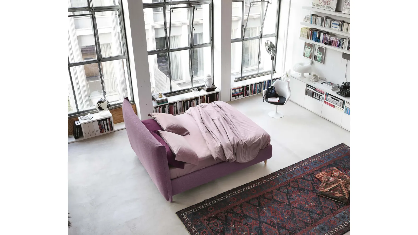 Letto moderno, in tessuto imbottito, con testiera Osaka di Noctis