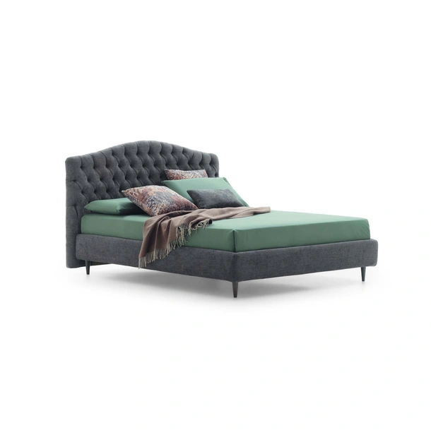 Letto classico Renoir in pelle trapuntata di Le Comfort