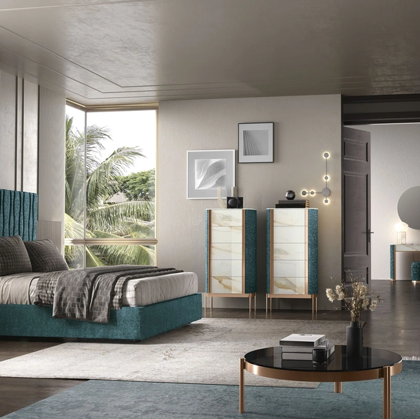 Letto di design in tessuto imbottito Urano di Adriatica