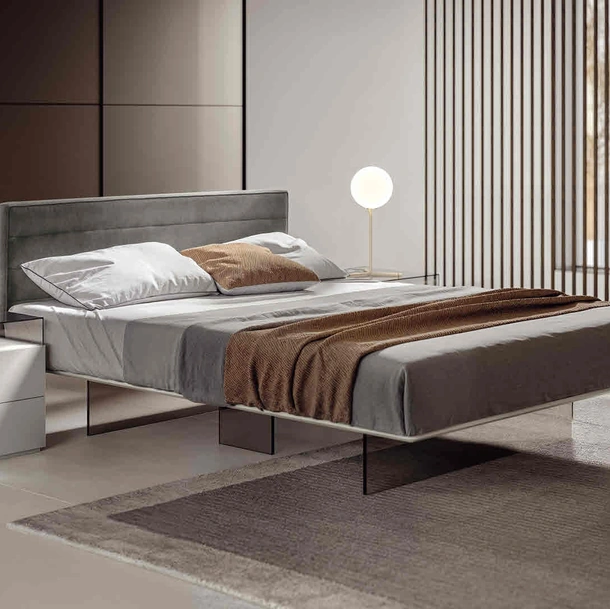 Letto imbottito Slim di Veneran