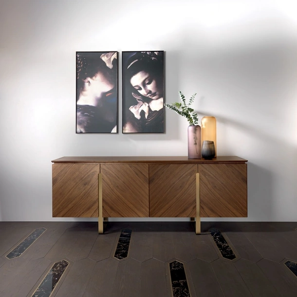Madia Leonardo L414N in Noce massello con gambe in metallo di Arte Brotto