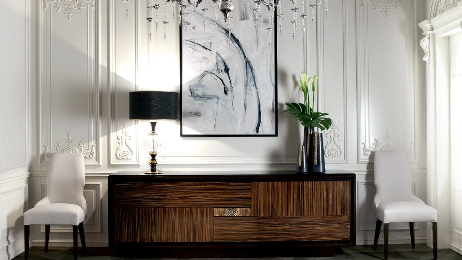 Madia Segreti S490 in legno finitura Piuma Ebano con vano segreto nascosto dietro l'intarsio in ceramica artistica di Arte Brotto
