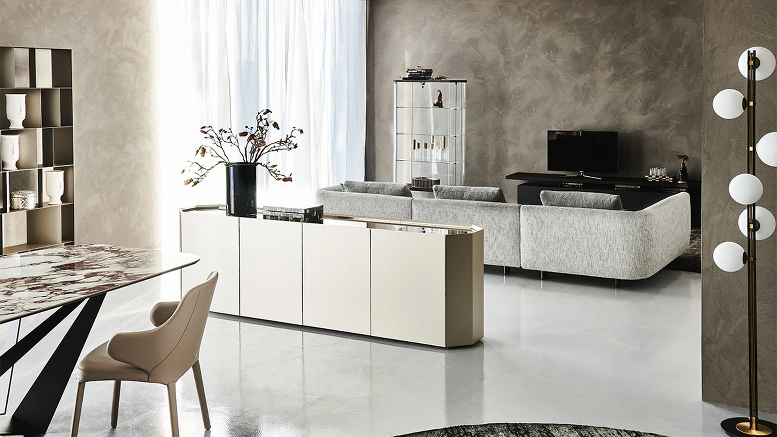 Madia in legno laccato e piano in cristallo Chelsea di Cattelan Italia