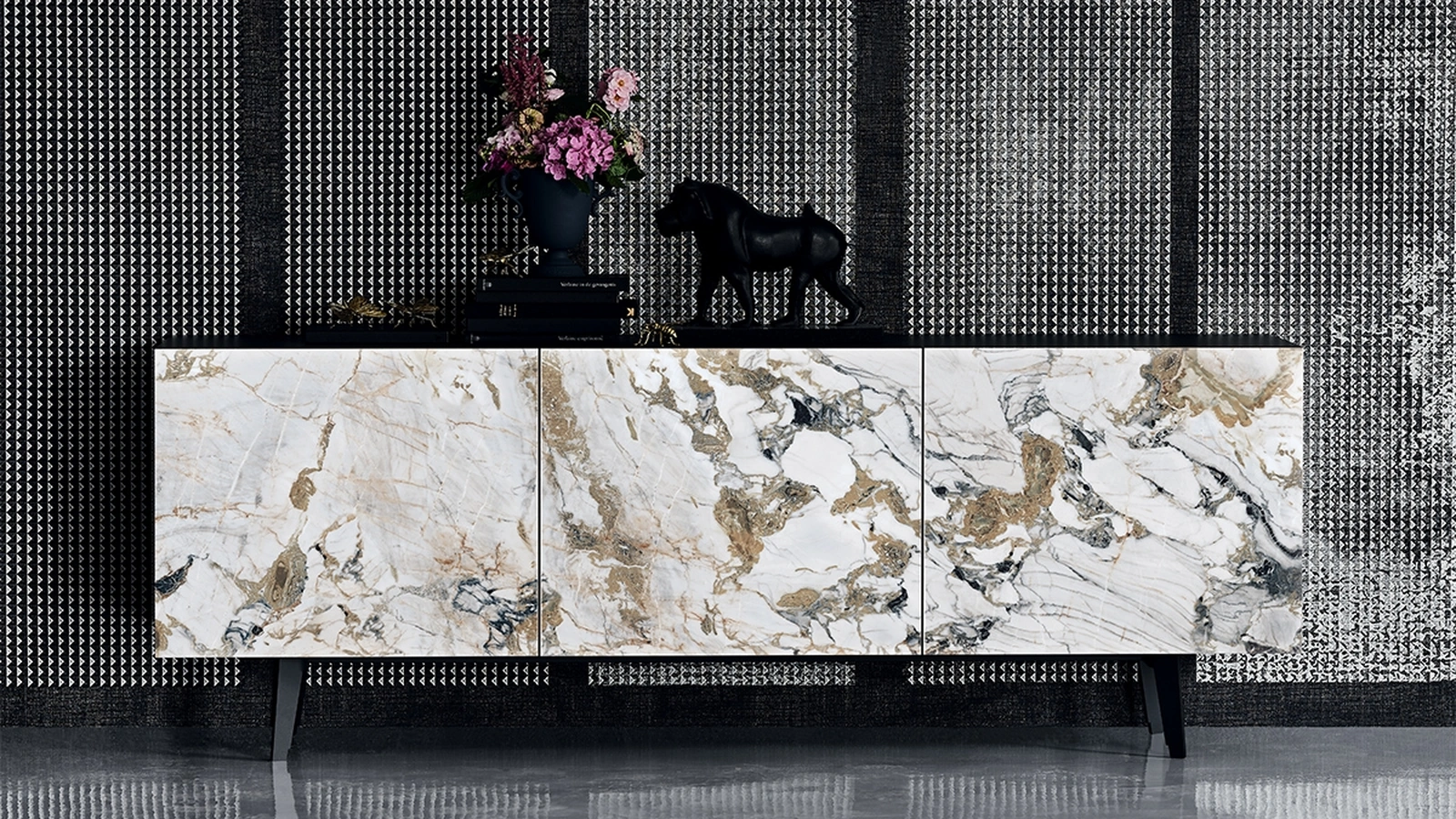 Madia Metropol in legno con ante rivestite in ceramica Marmi di Cattelan Italia