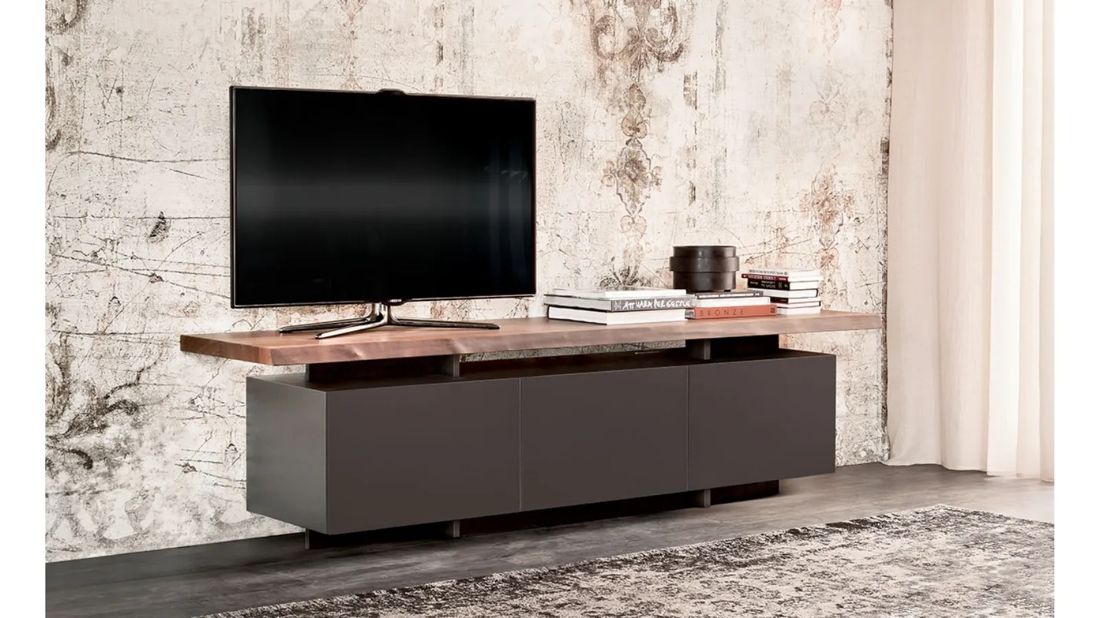Mobile Porta Tv Seneca in laccato con top in legno di Cattelan Italia