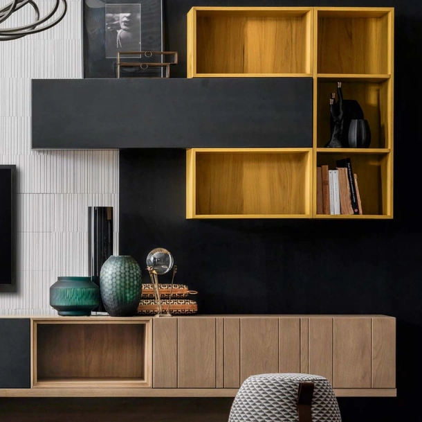 Parete Attrezzata in noce canaletto finitura antracite e giallo Domino Componibile 84 di Modesign