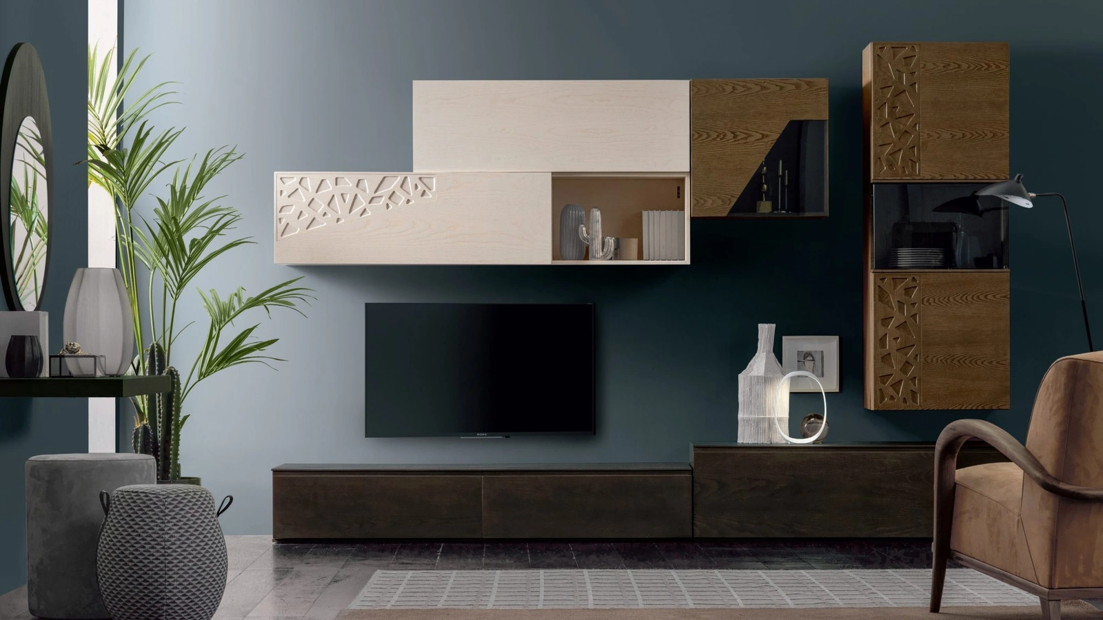 Parete Attrezzata sospesa con base in finitura frassino Sigaro e pensili in finitura frassino Latte e Castagna con decorazioni Moon Comp 001 di Modo 10