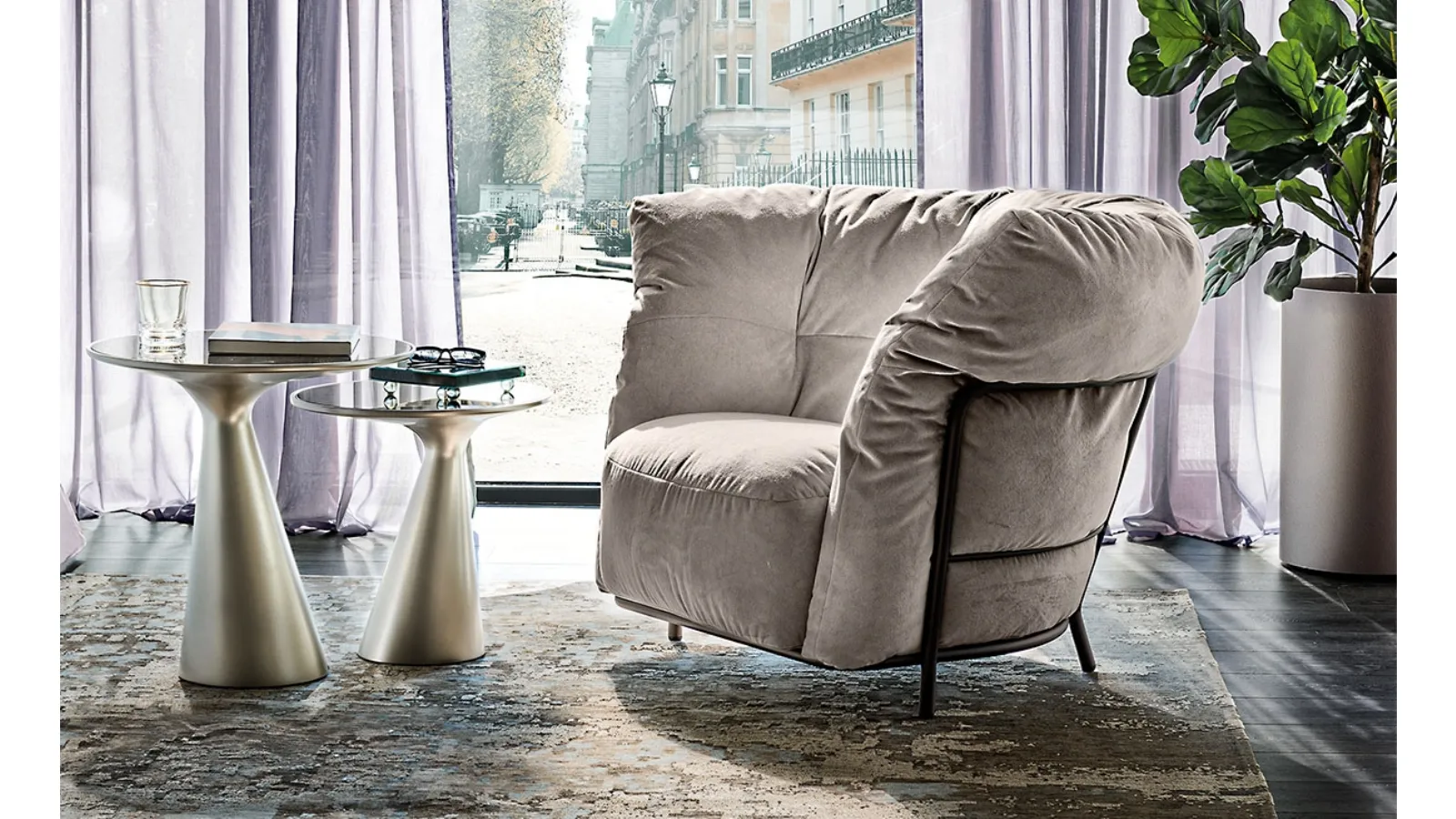 Poltroncina in tessuto Margaret di Cattelan Italia