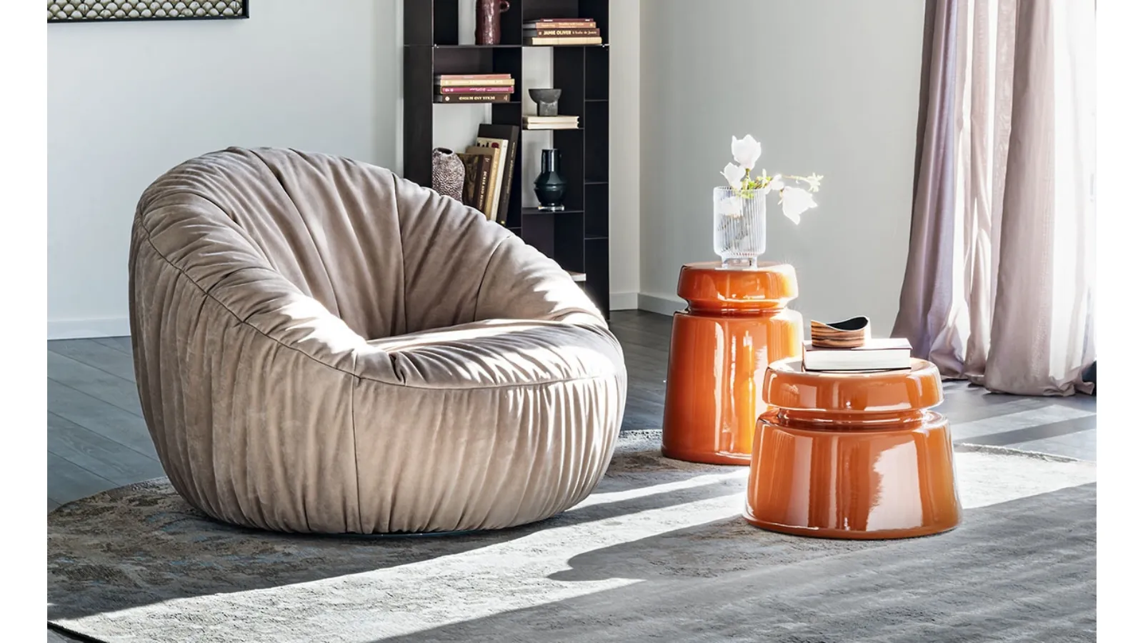 Poltrona imbottita Peggy Turn di Cattelan Italia