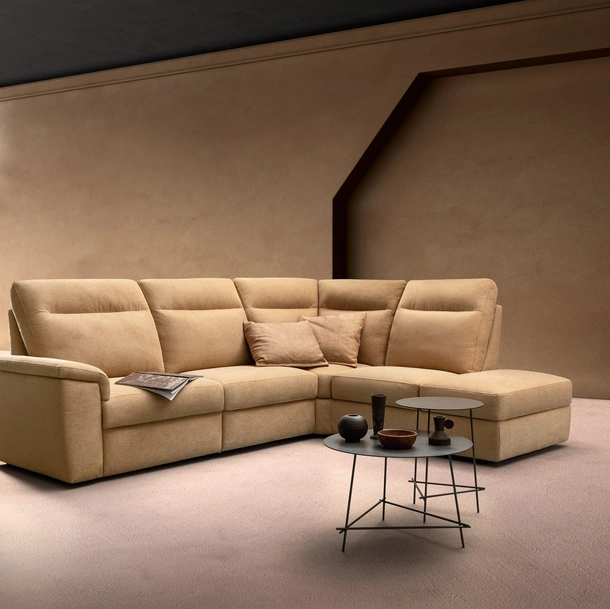 Divano Relax angolare in tessuto Swing Tender di Samoa