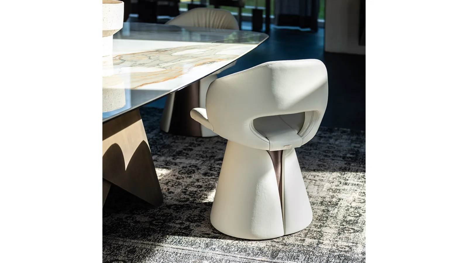 Sedia Dafne in pelle di Cattelan Italia