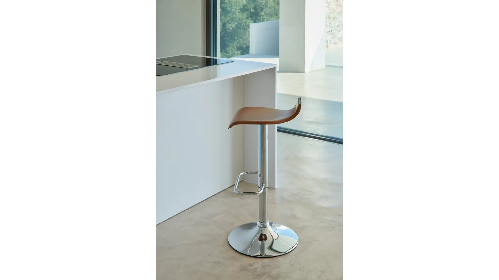 Sgabello Ego SG405gas in cuoio di Friulsedie