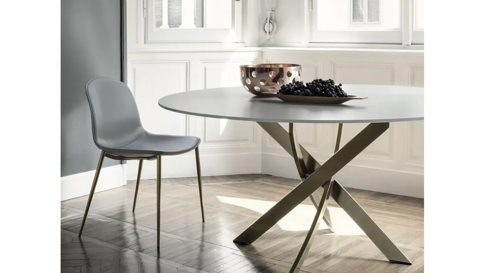 Sedia in pelle Seventy di Bontempi