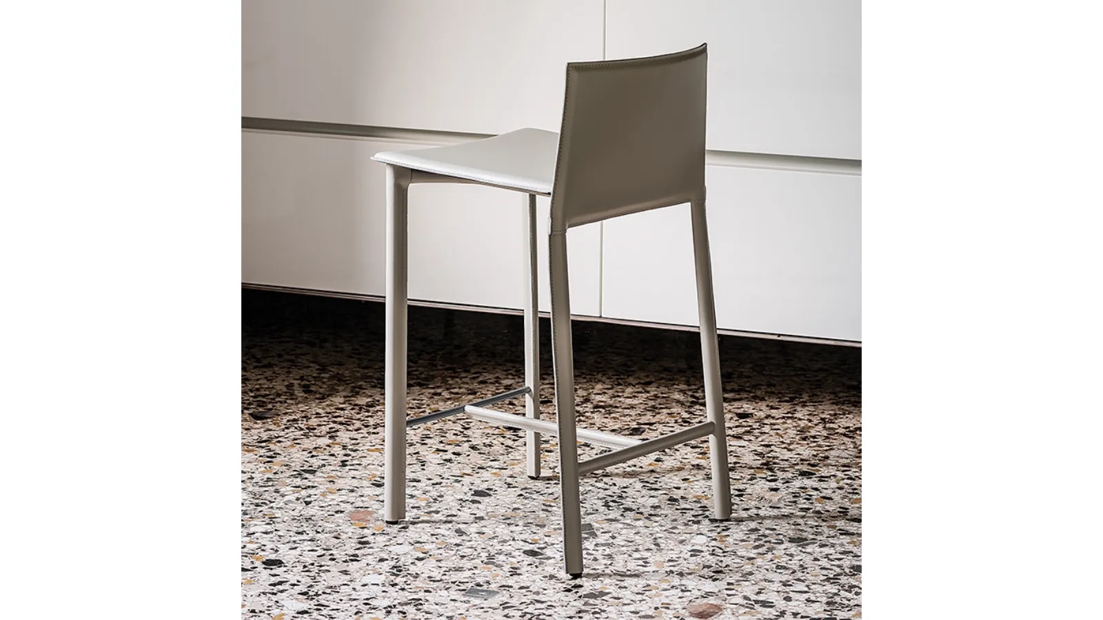 Sgabello in cuoio Cliff di Cattelan Italia