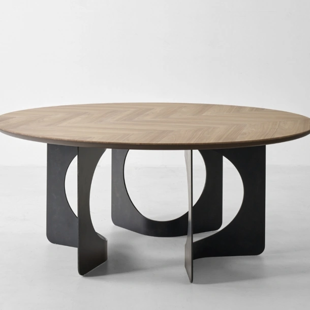 Tavolo Hole Rotondo con top in legno di Modesign