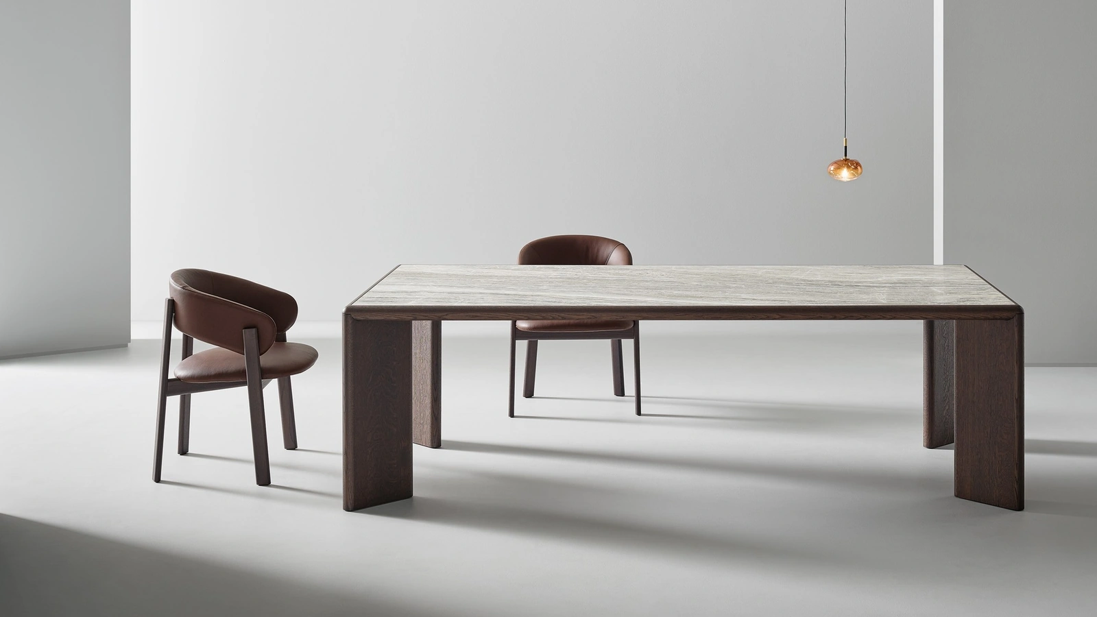 Tavolo Oshi in ceramica e legno di Bonaldo