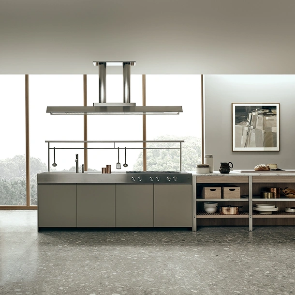 Cucina Design con isola KLab 01 in laccato Zero Gloss Limo di Ernestomeda
