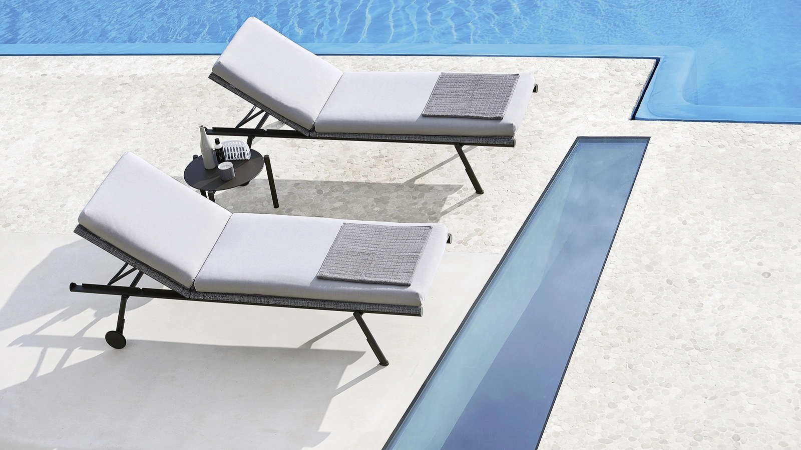 Lettino in tessuto tecnico PVC Bahia di Varaschin