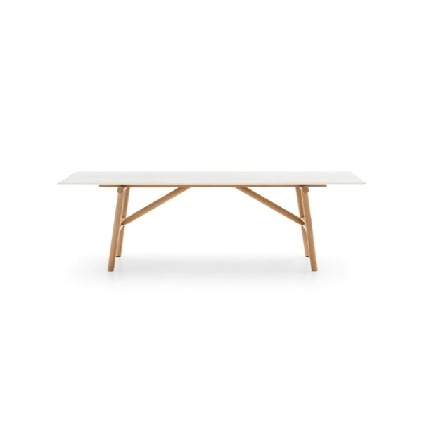 Tavolo Isamu con top in gres Calce Bianca e base in legno di Ditre Italia