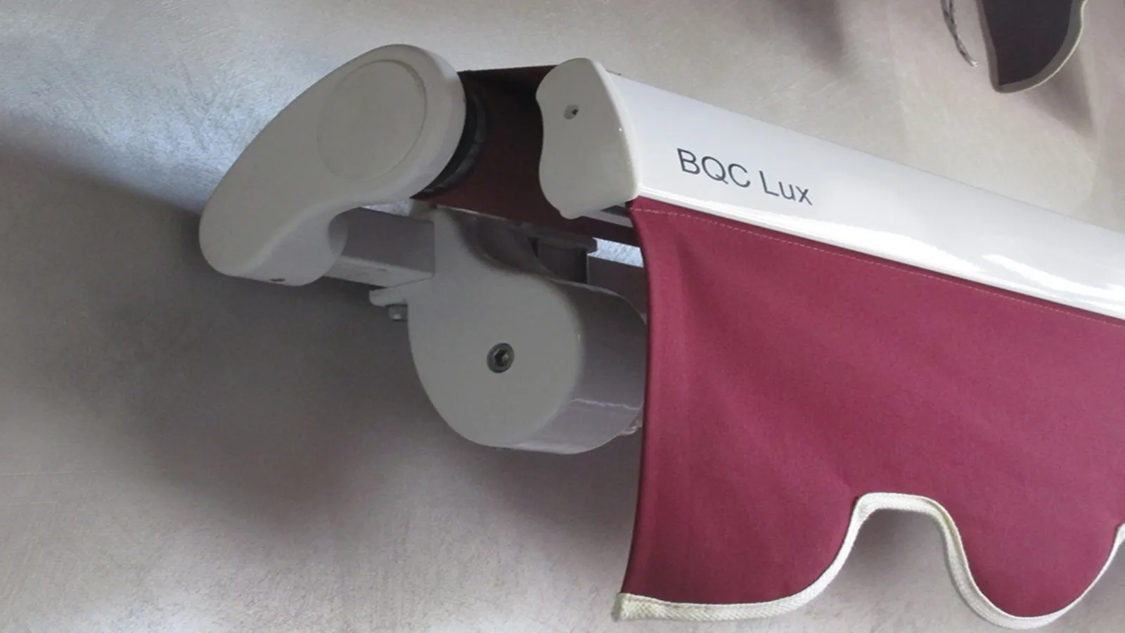 Tenda da sole BQC LUX a bracci di Va-ila