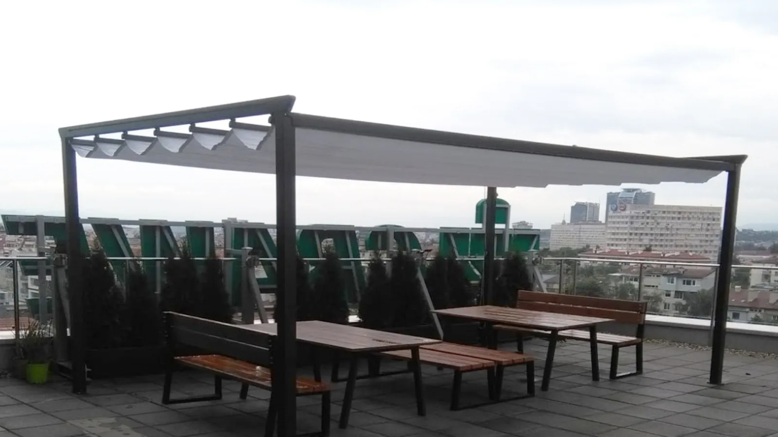 Tenda da sole Riviera con guide di Va-ila