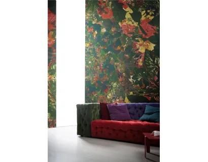 Carta da parati nei toni del verde, rosso e giallo Flower Power di London Art