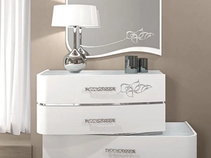 Specchiera Smeraldo con cornice in frassino di Adriatica